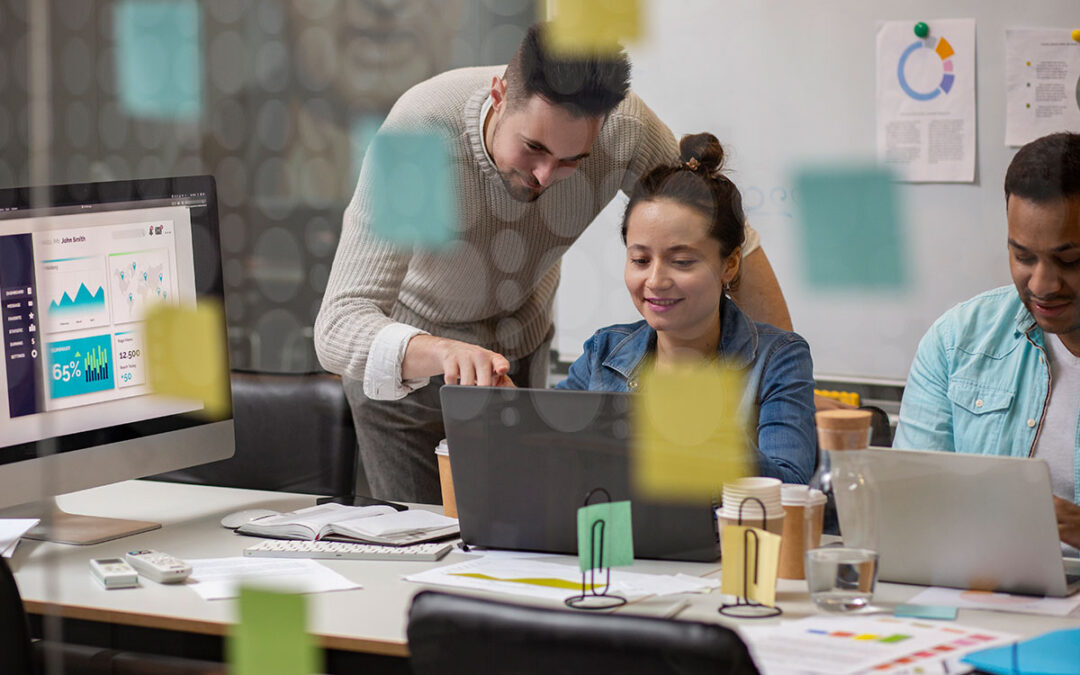 Maximiza tu Estrategia de Marketing Online: Cómo Usar Google Analytics y el Pixel de Facebook